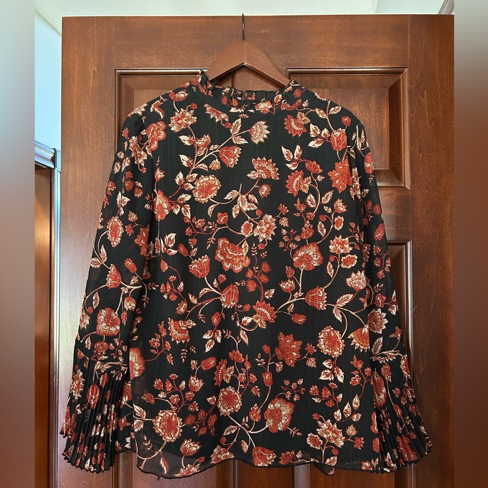 Chico's Black and Red Floral Blouse Chico’s size 2 - US Large 12